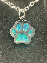 Load image into Gallery viewer, Paw pendant